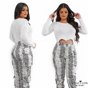 White Knit Wavy Cropped Sweater